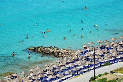 Grecia es uno de los destinos vacacionales más populares de Europa y el turismo excesivo se ha convertido en un gran problema.