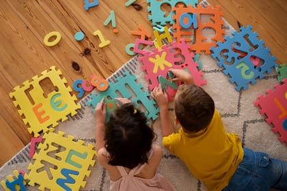 Greg Abbott anunció acciones específicas para supervisar el uso correcto de los fondos para el cuidado infantil en el estado
