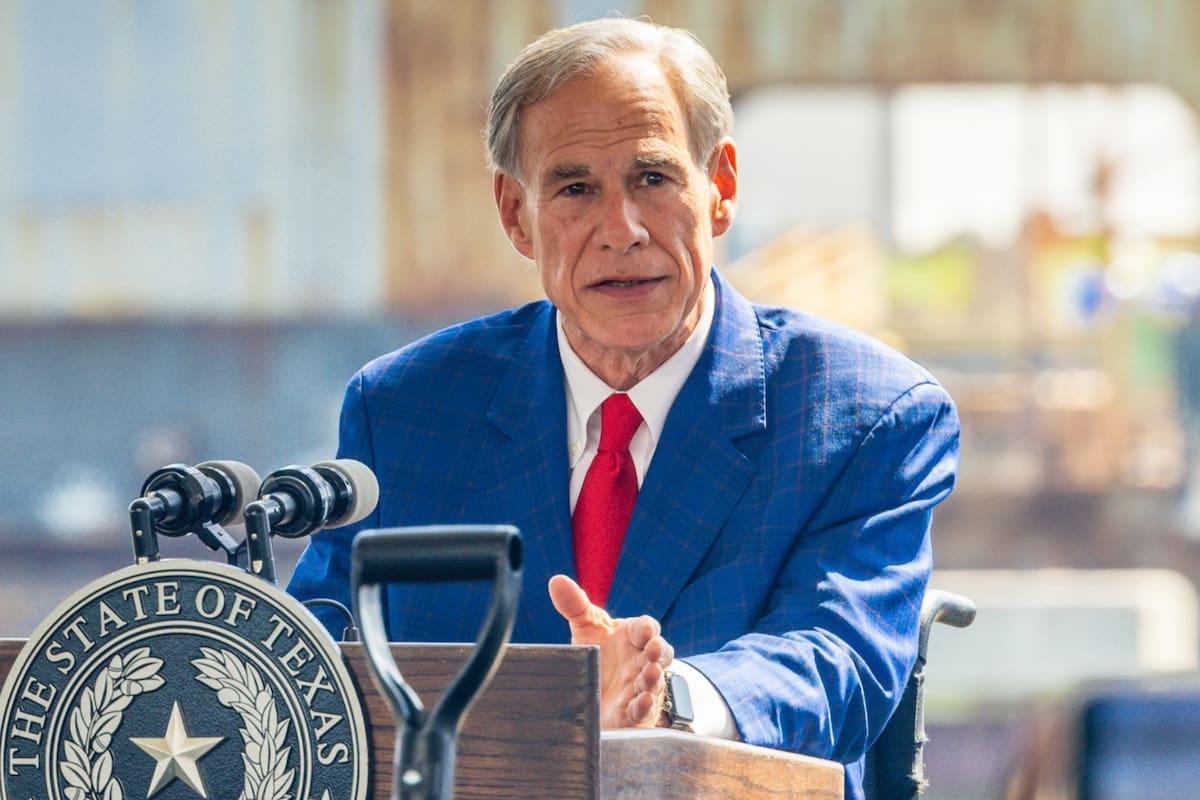 Greg Abbott atribuyó la baja a las leyes estrictas, la actuación policial y las políticas aplicadas por su administración desde 2023