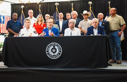 Greg Abbott en su última conferencia de prensa sobre las fallas de energía tras el paso de Beryl por Texas