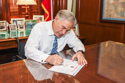 Greg Abbott, gobernador de Texas, completó su bracket para el March Madness 2024