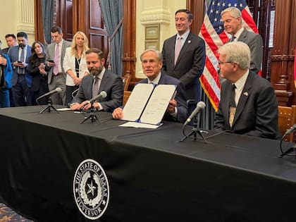 Greg Abbott incluyó seis temas para la sesión especial en el Capitolio de Texas (AP Foto/Nadia Lathan. Archivo)