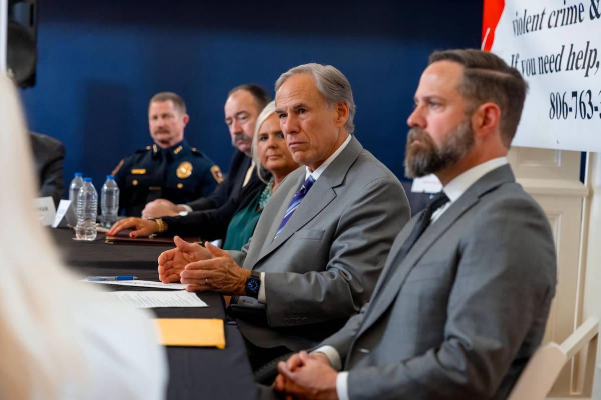 Greg Abbott inició una investigación formal contra los aeropuertos Dallas-Fort Worth y George Bush Intercontinental por presunta discriminación religiosa