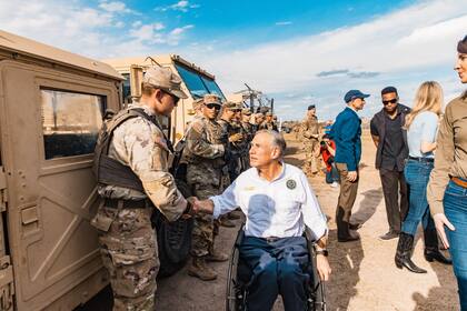 Greg Abbott se propone colaborar con el gobierno de Donald Trump en materia de seguridad migratoria