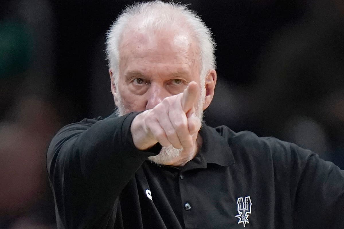Gregg Popovich reaparece en público en presentación de Mitch Johnson como nuevo entrenador de Spurs