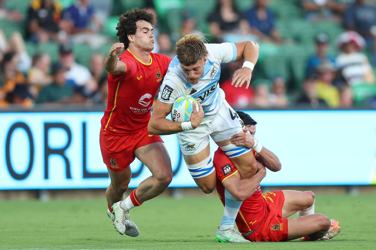 Gregorio Pérez Pardo intenta pasar por la marca española; los Pumas 7s perdieron los tres partidos de este sábado en Perth