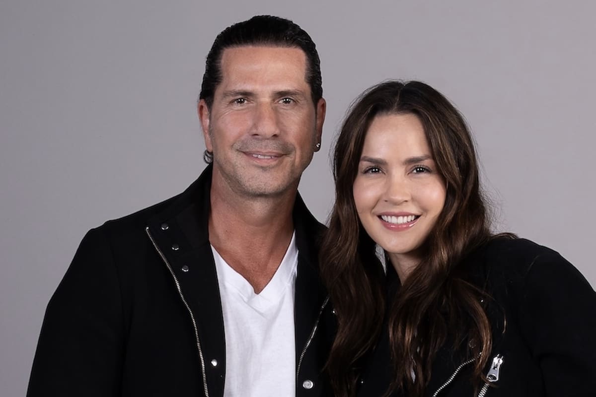 Gregorio Pernía y Carmen Villalobos, dos de los actores que vuelven para la cuarta temporada de Sin senos sí hay paraíso, que se encuentra en pleno rodaje en Bogotá