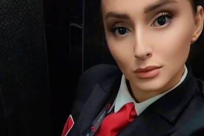 Greta Dyrmishi, la azafata de Air Albania que falleció poco después de que el avión aterrizara en Londres