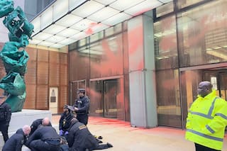 Greta Thunberg detenida en Londres mientras apoya a activistas propalestinos en huelga de hambre