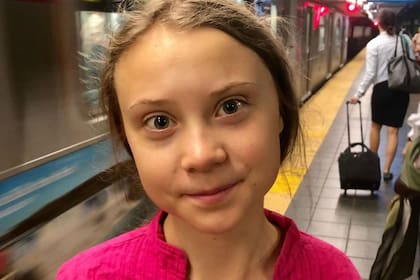 Greta Thunberg en una estación de metro en Nueva York