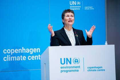 Grete Faremo, subsecretaria general de la ONU y directora ejecutiva de la Oficina de las Naciones Unidas de Servicios para Proyectos (UNOPS, por sus siglas en inglés), habla durante la inauguración del nuevo Centro del Clima de la ONU, el martes 26 de abril de 2022, en Copenhague, Dinamarca. (Martin Sylvest/Ritzau Scanpix vía AP)