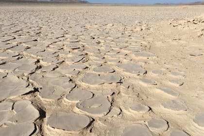 Grietas secas en los depósitos de arena de Yungay, en el desierto de Atacama, en Chile