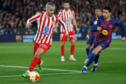 Griezmann en acción ante Barcelona, por una de las semifinales de la Copa del Rey