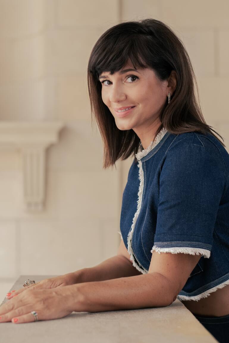 Griselda Siciliani brilla en los nuevos capítulos de Envidiosa, la serie de Netflix creada por Adrián Suar y Carolina Aguirre, que hoy estrenó su segunda temporada