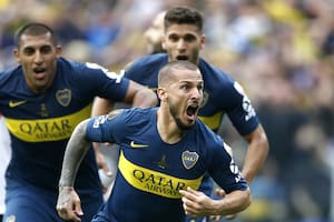 Grita Benedetto; Ábila se acerca a festejar
