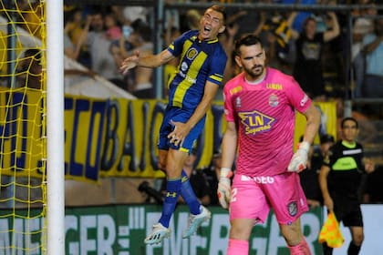 Grita Ruben, sufre Sappa: el delantero anotó tres goles
