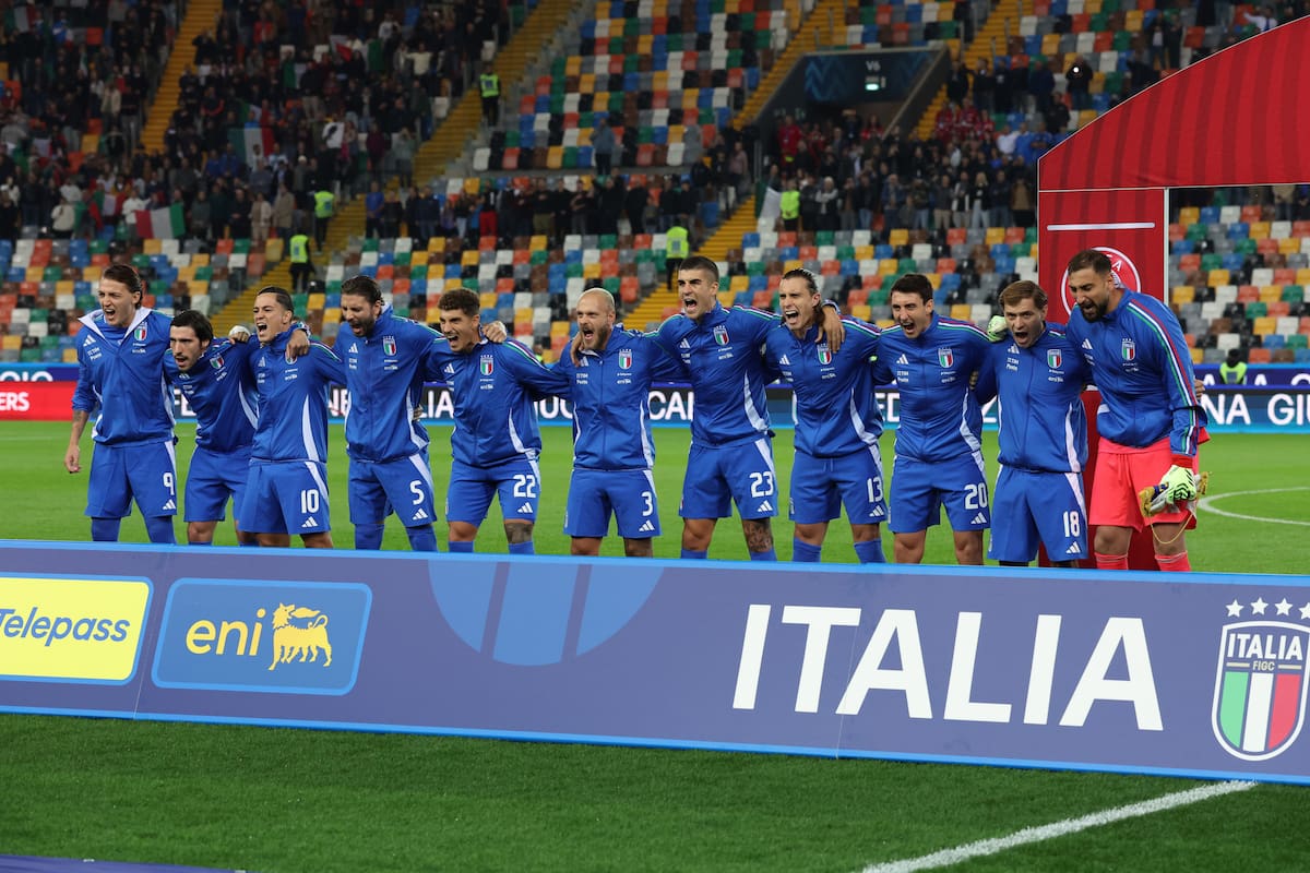 Grito de guerra de los jugadores italianos durante la ejecución del himno en la última fecha de la eliminatoria europea, antes del triunfo sobre Israel.