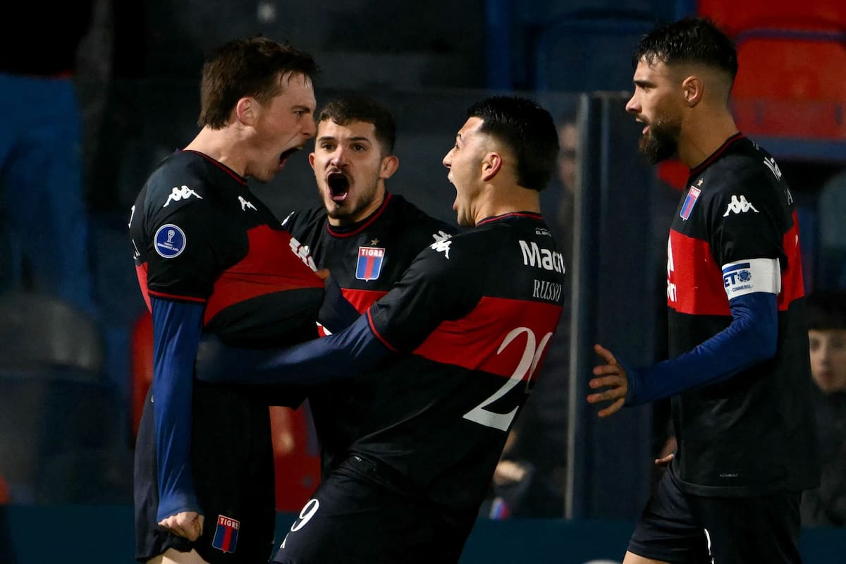 Gritos con el alma: el tanto de Jabes Saralegui bajó los nervios y la impaciencia y empezó a encaminar la obtención del segundo puesto, acaso lo que le permite continuar en la Copa Sudamericana.