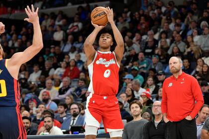 Grizzlies establecen récord de franquicia con 27 triples y aplastan 144-93 a Warriors