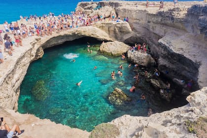 Grotta de la Poesia, cercana a Polignano a Mare