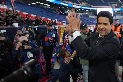 Grupo de clubes de fútbol pide a UEFA el 5% de ingresos europeos para premiar formación de jugadores