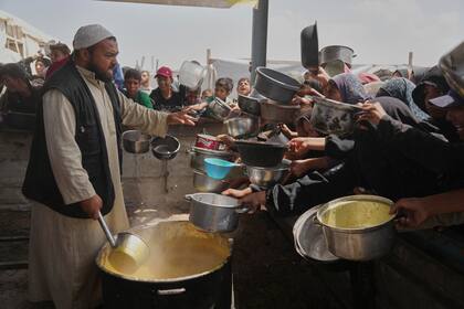 Grupos temen que propuesta israelí para controlar ayuda en Gaza desplace forzosamente a personas