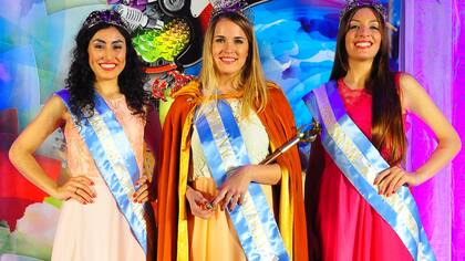 Guadalupe Bertín Sotelo, en el centro, flamante reina nacional de la Primavera
