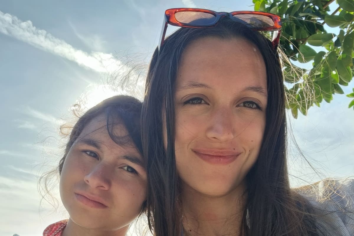 Guadalupe junto a su hermana, Julieta