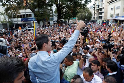 Guaidó encabezó ayer una nueva protesta contra el gobierno, en Caracas