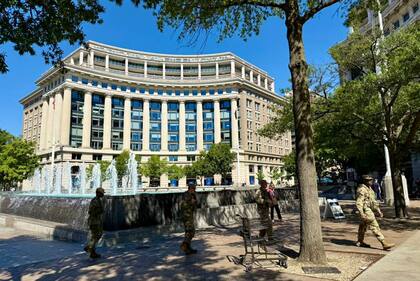 Despliegue de la Guardia Nacional en Penn Quarter, un barrio del centro de Washington.