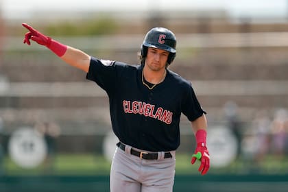 Guardianes incluyen a Chase DeLauter para la Serie de Comodín y podría debutar en Grandes Ligas