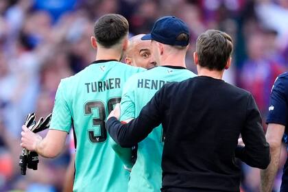 Guardiola confronta al portero de Crystal Palace tras derrota en la Copa FA