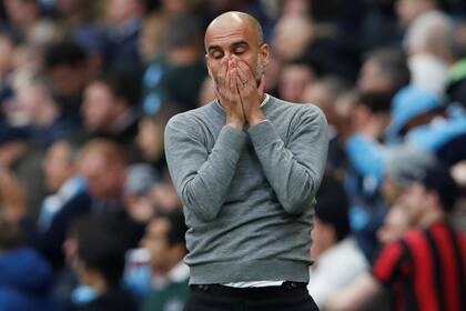 Guardiola decepcion despues de la derrota.