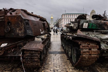 Tanques rusos destruidos en Kyiv