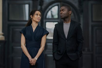Gugu Mbatha-Raw y David Oyelowo en La chica de antes (HBO Max).
