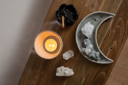 Guía para crear un altar de deseos en tu hogar y renovar la energía con la llegada de la nueva estación