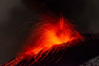 Guías del volcán Etna protestan contra nuevas normas de seguridad