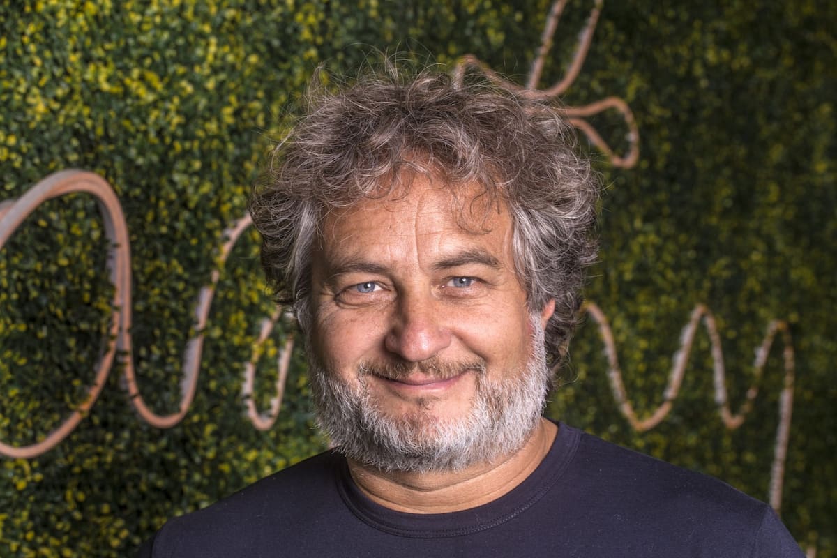 Guibert Englebienne: "Que muchos jugadores estén pidiendo hoy una pausa me recuerda a la resistencia al cambio cuando el progreso viene. A lo largo de la historia la mejor receta para progresar ha sido abrazar el cambio. No tenemos instituciones para regular la IA. Cuando apareció la clonación había instituciones para prohibirla"