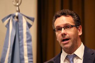 Sandleris, a los banqueros: "El Tesoro ayudará a equilibrar la plaza cambiaria"