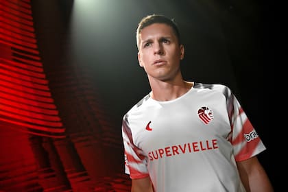 Guido Carrillo juega como delantero en Estudiantes de La Plata.