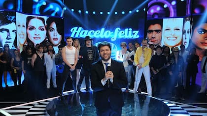 Guido Kaczka junto a los participantes de Hacelo feliz, el flamante programa de competencia de talentos de El Trece