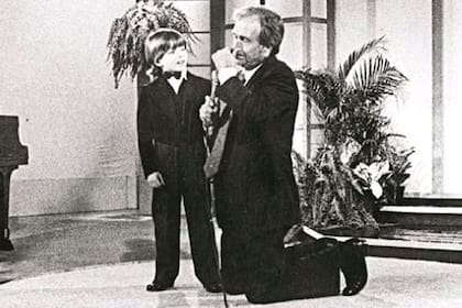 Guido Kazcka debutó en televisión a sus 5 años en el programa Homenaje, conducido por Juan Carlos Mareco