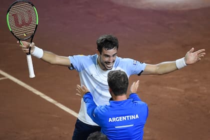 Guido Pella celebra el triunfo Argentino .