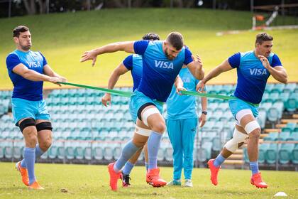 Guido Petti, Marcos Kremer y el capitán Pablo Matera, en el ensayo del jueves de los Pumas