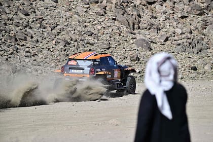 Guillaume de Mévius y Mathieu Baumel, ganadores con Mini de la Etapa 1 del Rally Dakar en la categoría autos