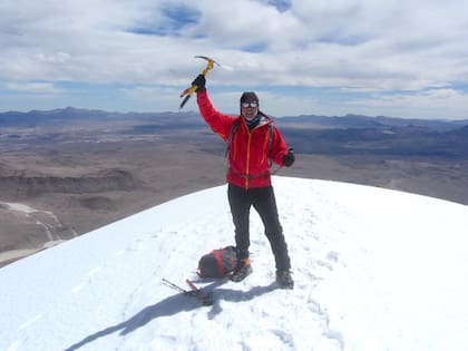 Guillermo Almaraz considera que “a la montaña vamos a ver qué hay más allá de lo obvio, qué hay en la naturaleza, en la cultura que la rodea y, sobre todo, qué hay en nosotros mismos"