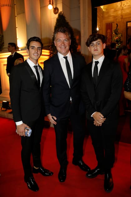 Guillermo Ardohain, hermano de "Pampita", el cirujano plástico Honorio Labaronnie y Bautista Vicuña.