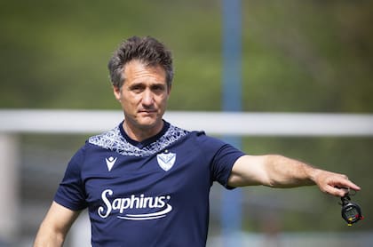 Guillermo Barros Schelotto en un entrenamiento de Vélez