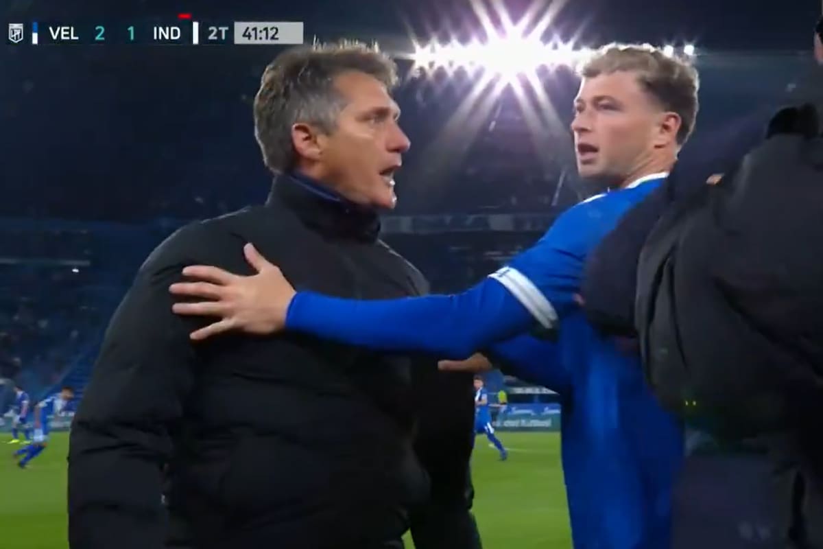 Guillermo Barros Schelotto se fue expulsado por insultar a un referí en otra noche de locura en Liniers