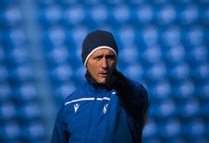 Guillermo Barros Schelotto, uno de los ídolos xeneizes, conduce a Vélez, de lo mejor de este Clausura